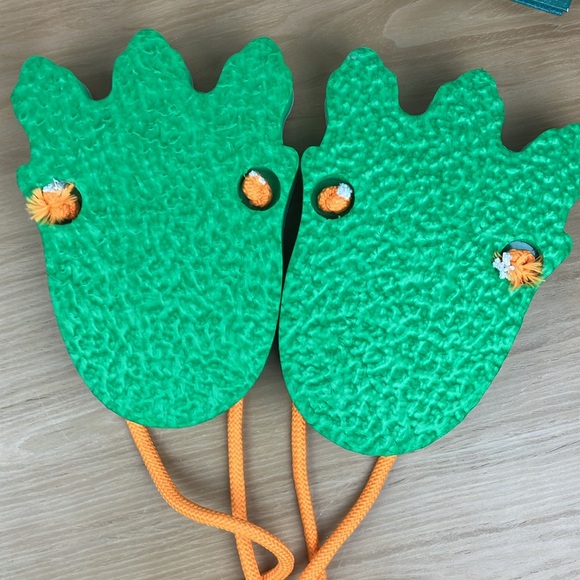 Monster Feet & Scaredy Monster Book - Picture 5 of 8